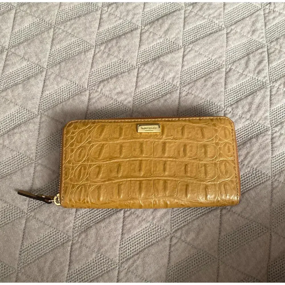 Kate Spade wallet - Picture 1 of 6